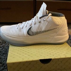 Kobe AD basketball shoes
